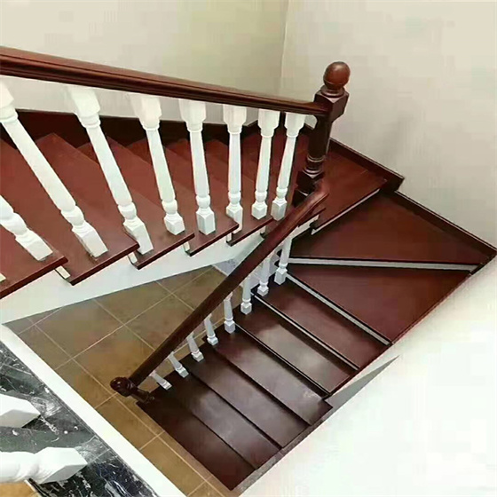 湖北实木烤漆楼梯